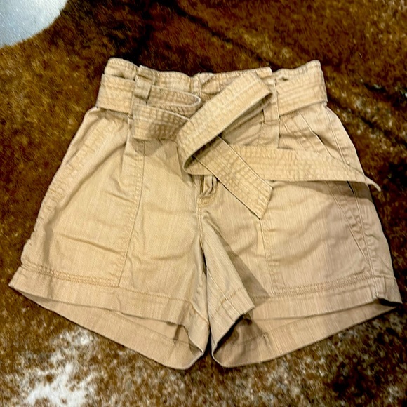Cute and comfy tie waist shorts in dark tan - Picture 4 of 8